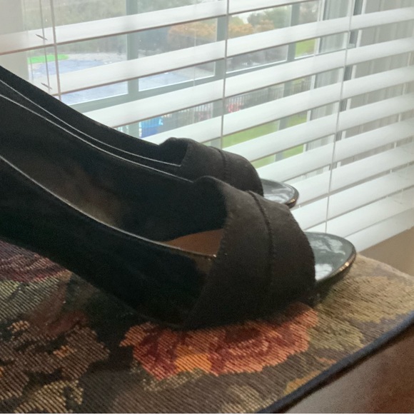 Ellen Tracy Shoes - Woman’s black heels by Ellen Tracy size 6.5